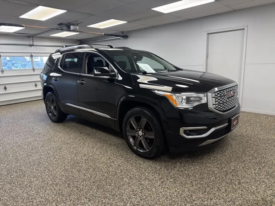 2017 Gmc Acadia Denali photo 1