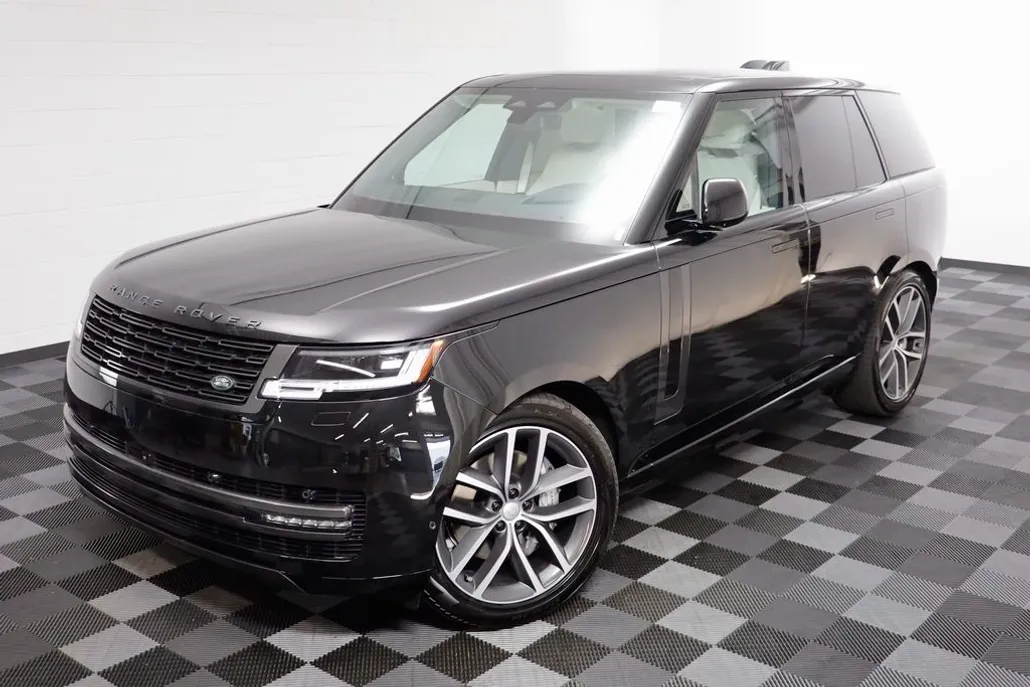 2025 Land Rover Range Rover SE photo 1