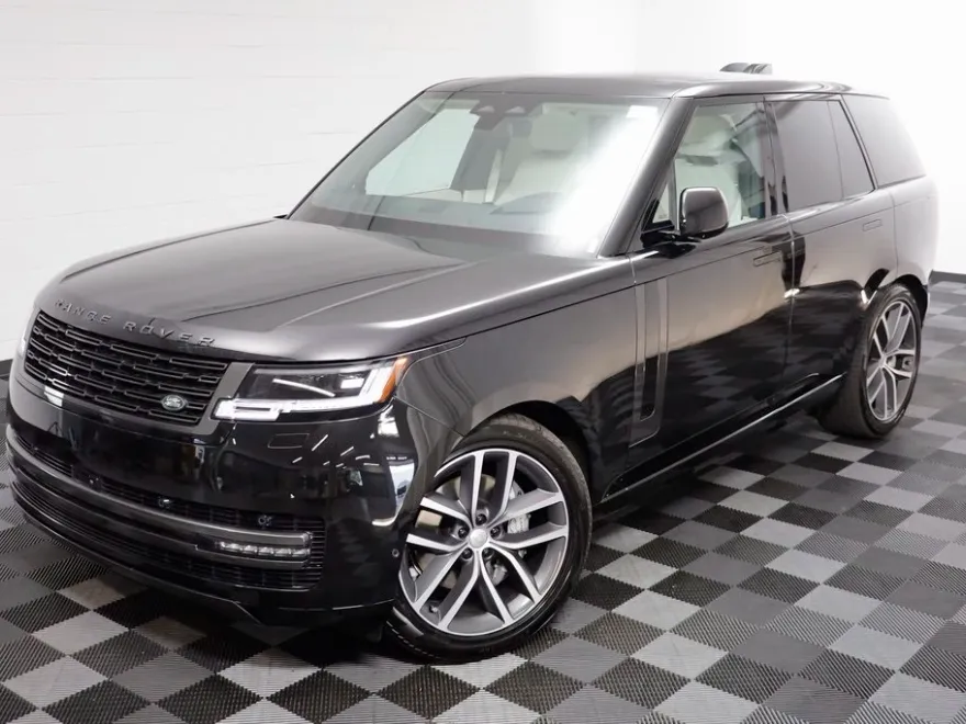 2025 Land Rover Range Rover SE photo 1