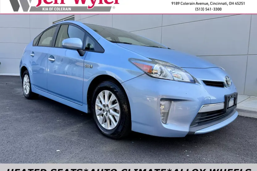 2013 Toyota Prius Plug-in photo 1