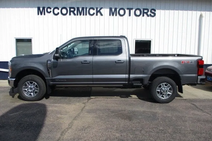2026 Ford F-350 Lariat photo 1