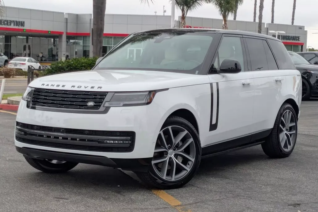 2025 Land Rover Range Rover SE photo 1