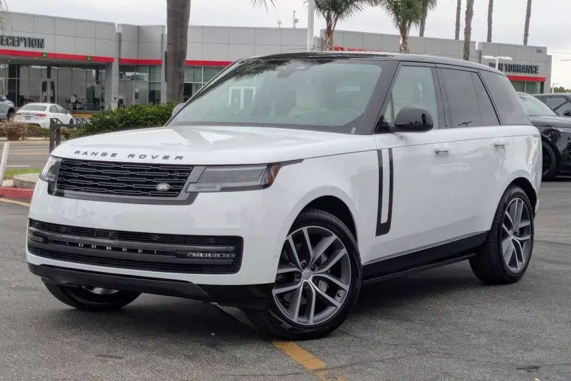 2025 Land Rover Range Rover SE photo 1