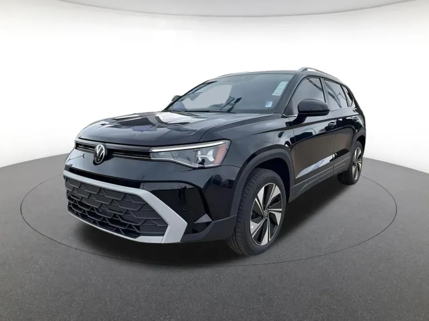 2025 Volkswagen Taos SE photo 1