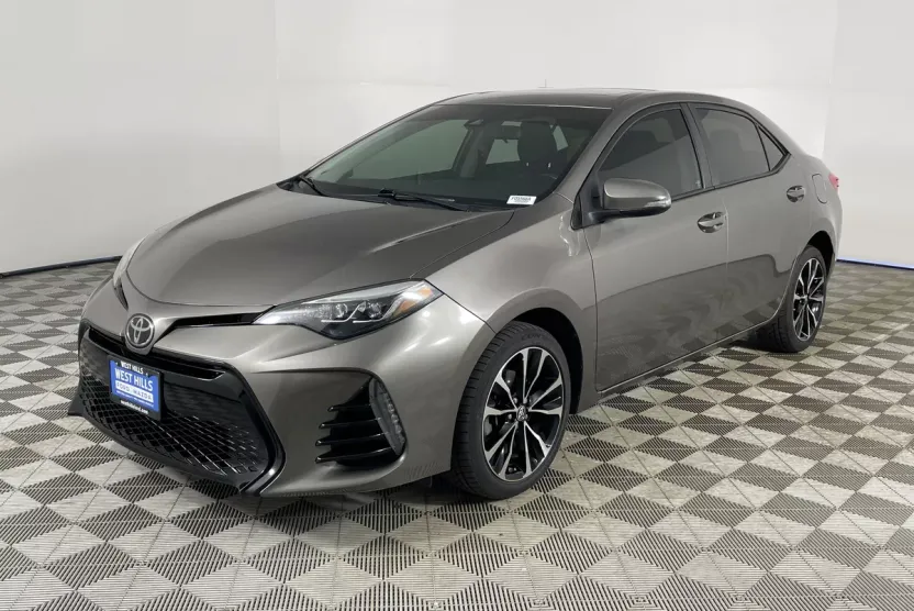 2017 Toyota Corolla L photo 1