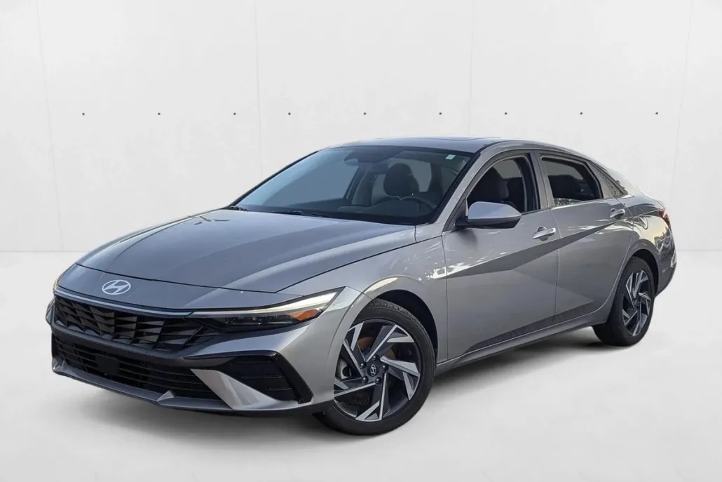 2024 Hyundai Elantra SEL Convenience photo 1