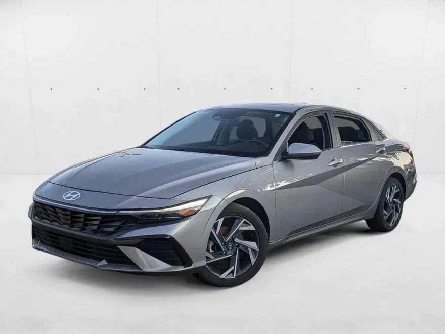 2024 Hyundai Elantra SEL Convenience photo 1