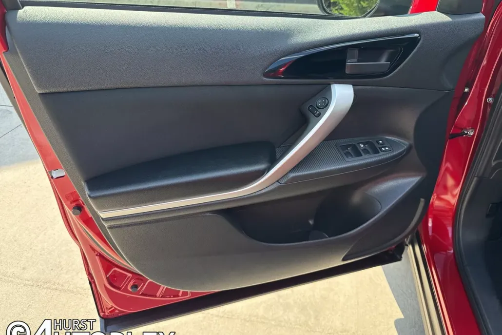 2026 Mitsubishi Eclipse Cross ES photo 1