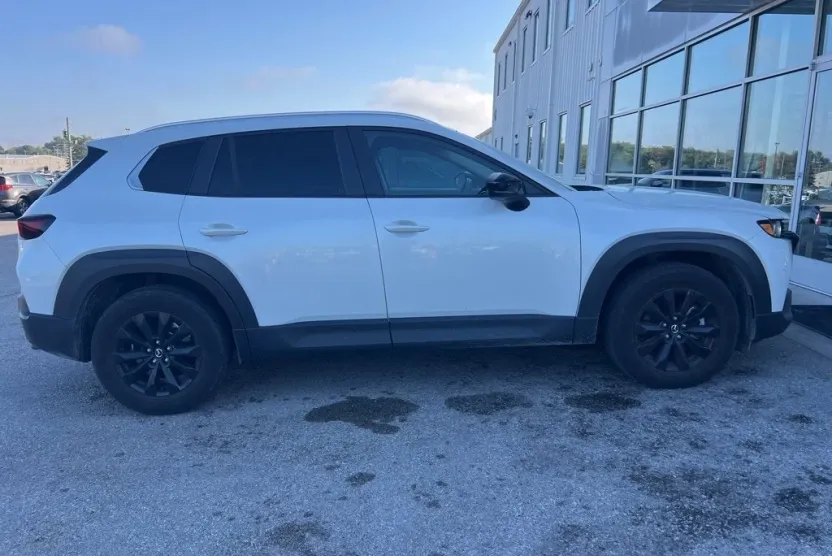 2023 Mazda CX-50 2.5 Preferred Plus photo 1