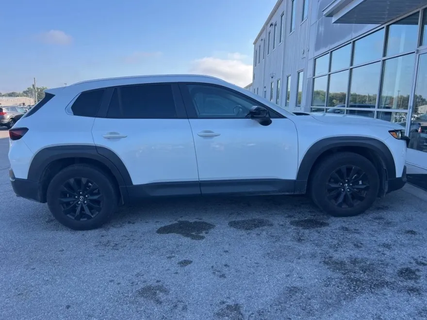 2023 Mazda CX-50 2.5 Preferred Plus photo 1