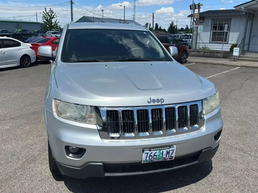 2011 Jeep Grand Cherokee Laredo Sport photo 1