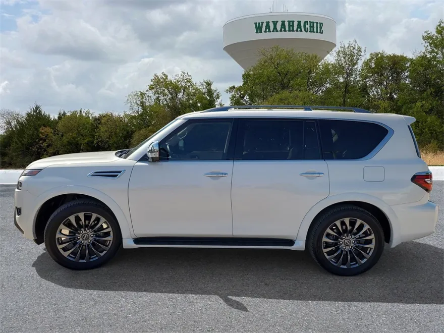 2024 Nissan Armada Platinum photo 1