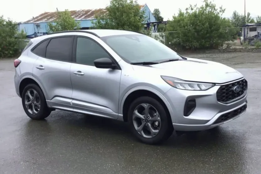 2024 Ford Escape ST-Line photo 1