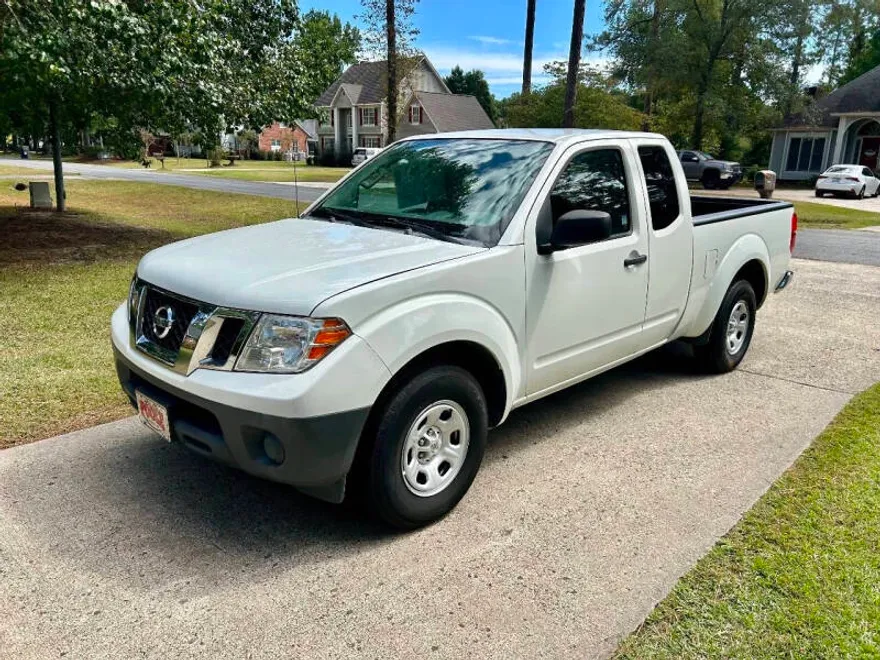 2016 Nissan Frontier S photo 1