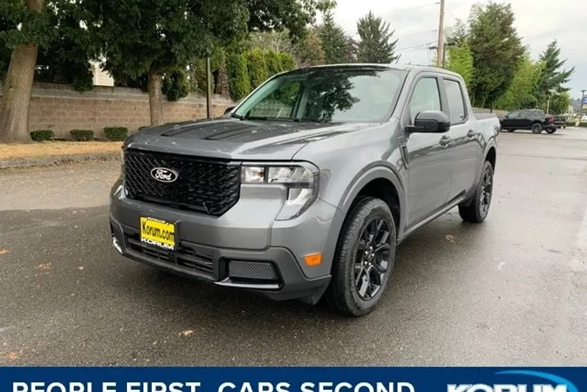 2025 Ford Maverick XLT photo 1