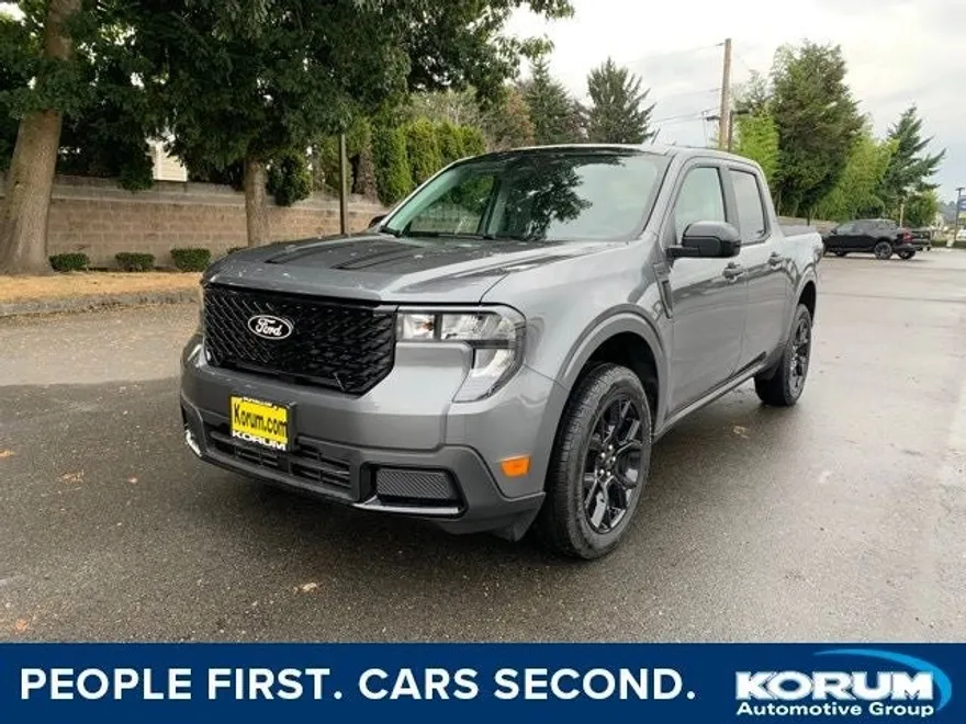 2025 Ford Maverick XLT photo 1