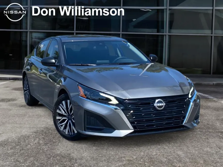 2025 Nissan Altima SV photo 1