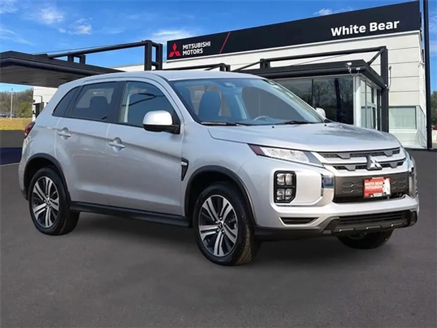 2024 Mitsubishi Outlander Sport ES photo 1