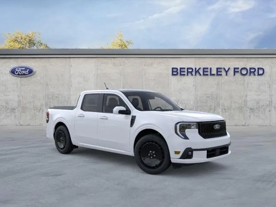2025 Ford Maverick photo 1