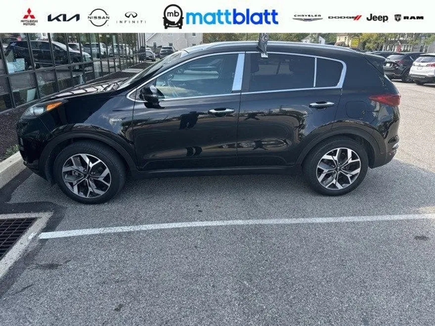 2021 Kia Sportage EX photo 1