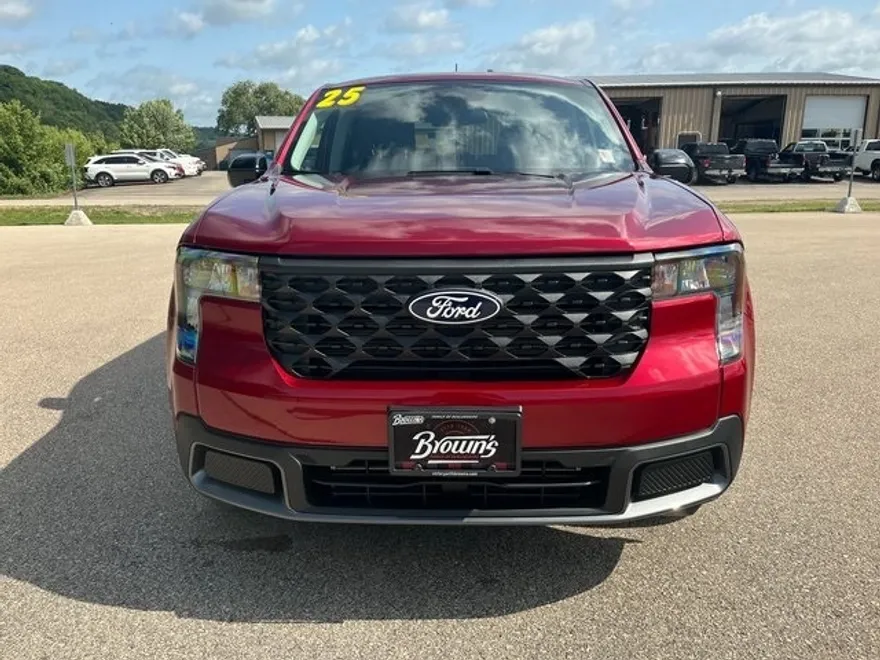 2025 Ford Maverick XLT photo 1