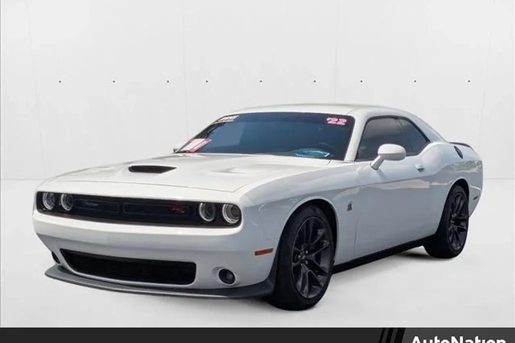 2022 Dodge Challenger R/T Scat Pack photo 1