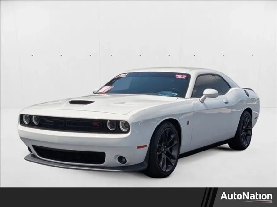 2022 Dodge Challenger R/T Scat Pack photo 1