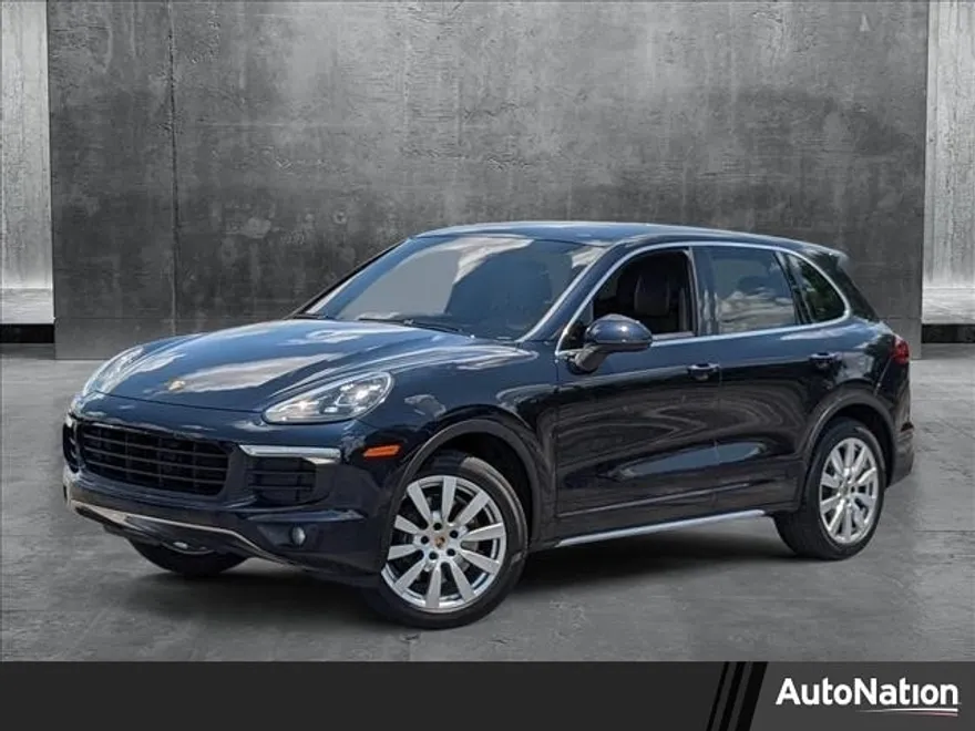 2016 Porsche Cayenne photo 1
