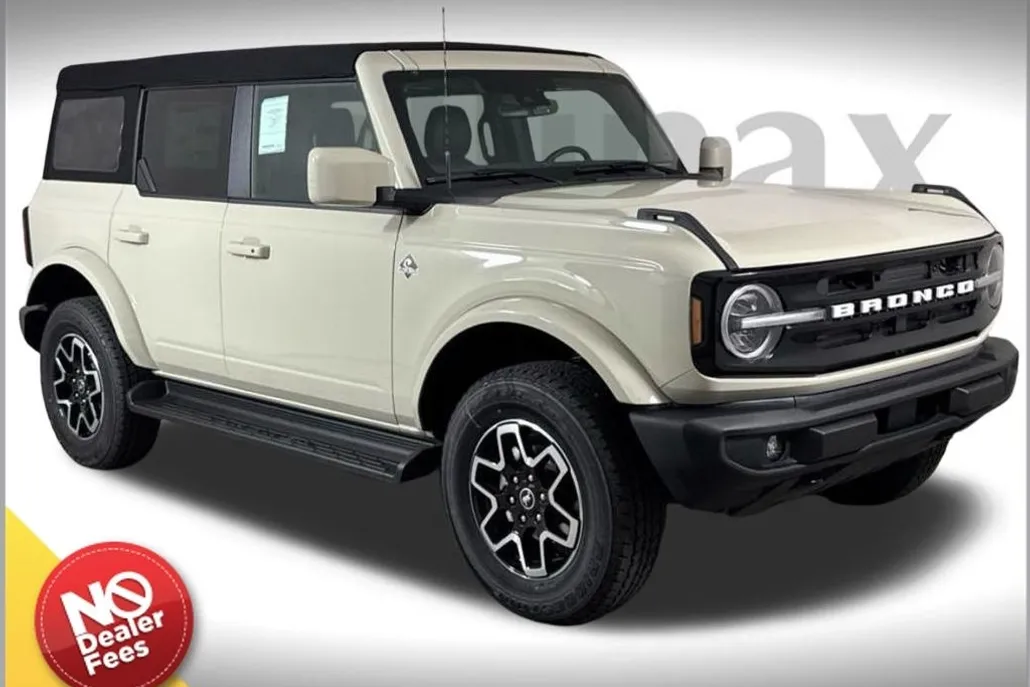 2025 Ford Bronco Outer Banks photo 1