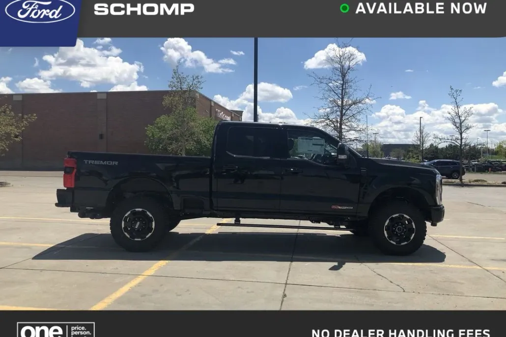 2025 Ford F-350 Lariat photo 1