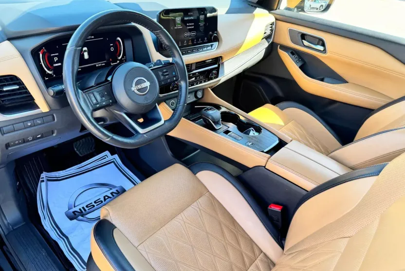 2023 Nissan Rogue Platinum photo 1