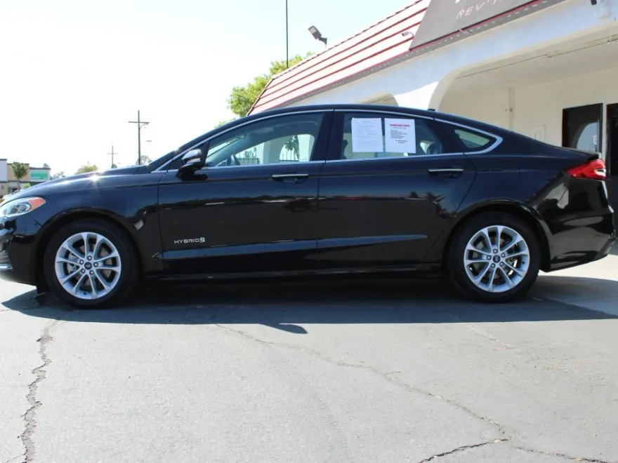 2019 Ford Fusion SEL Hybrid photo 1