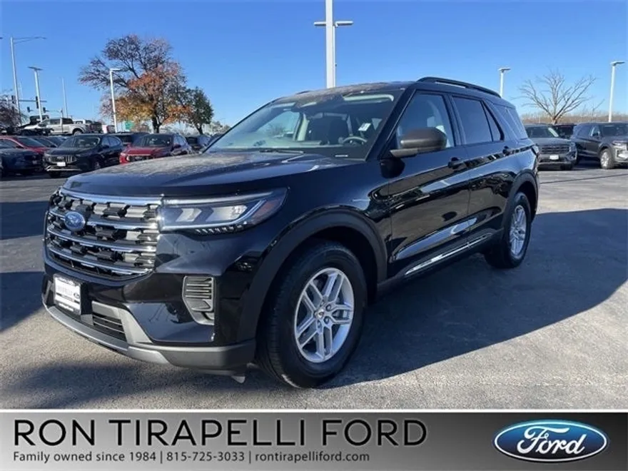 2025 Ford Explorer photo 1