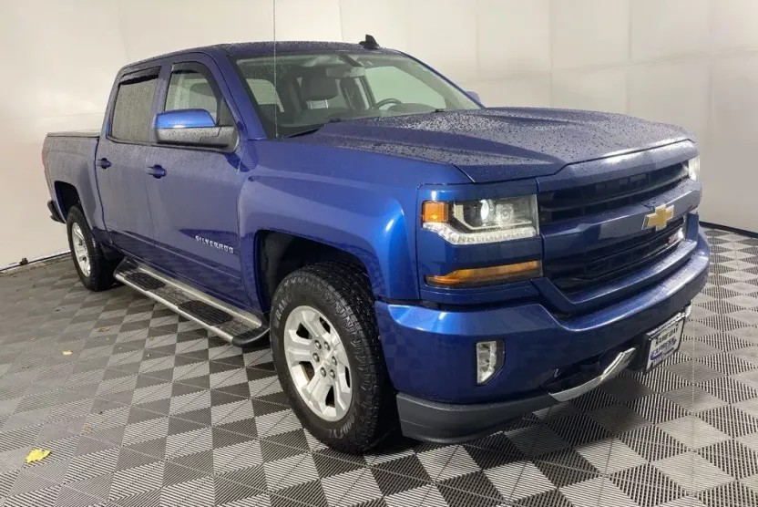 2018 Chevrolet Silverado 1500 LT2 photo 1