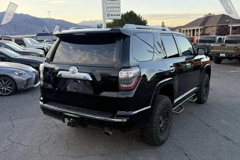 2018 Toyota 4Runner Limited photo 1