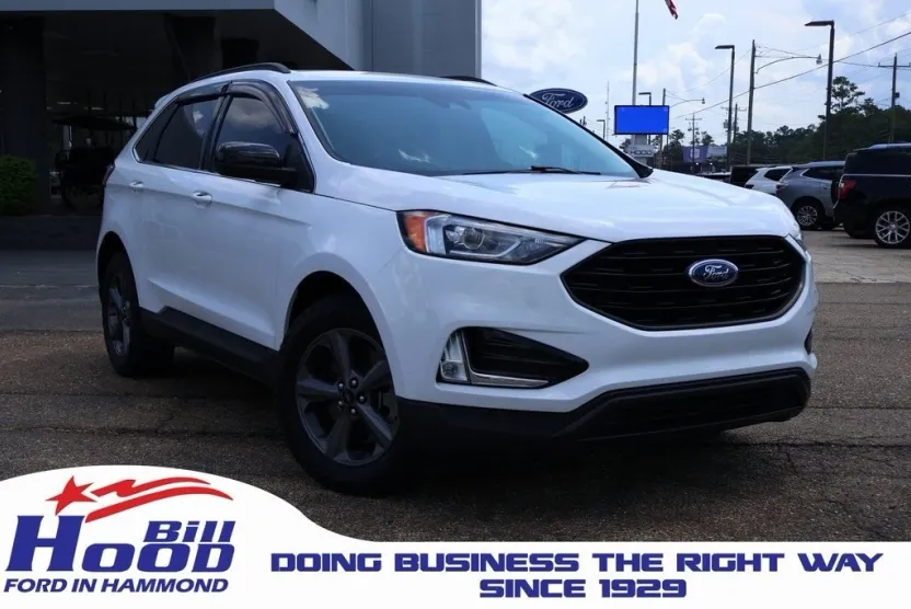 2022 Ford Edge SEL photo 1