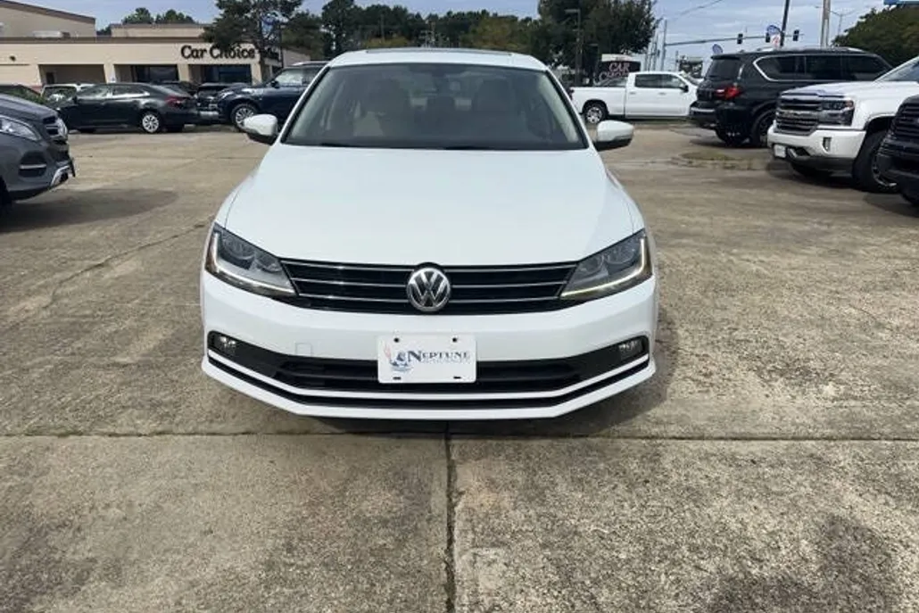 2017 Volkswagen Jetta 1.8T SEL photo 1