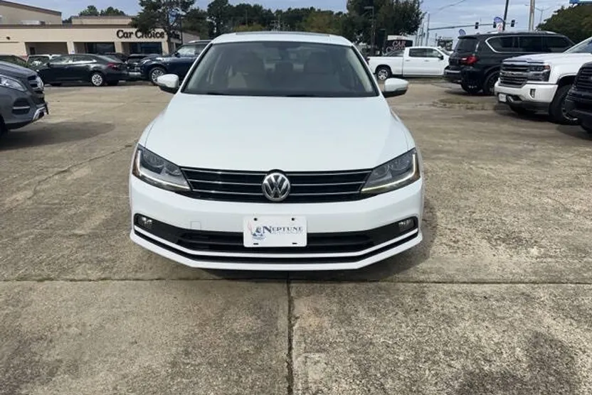 2017 Volkswagen Jetta 1.8T SEL photo 1