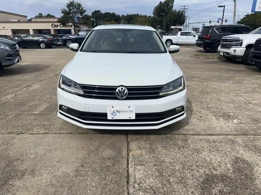 2017 Volkswagen Jetta 1.8T SEL photo 1