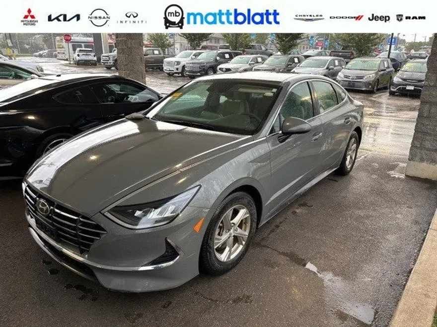2022 Hyundai Sonata SE photo 1
