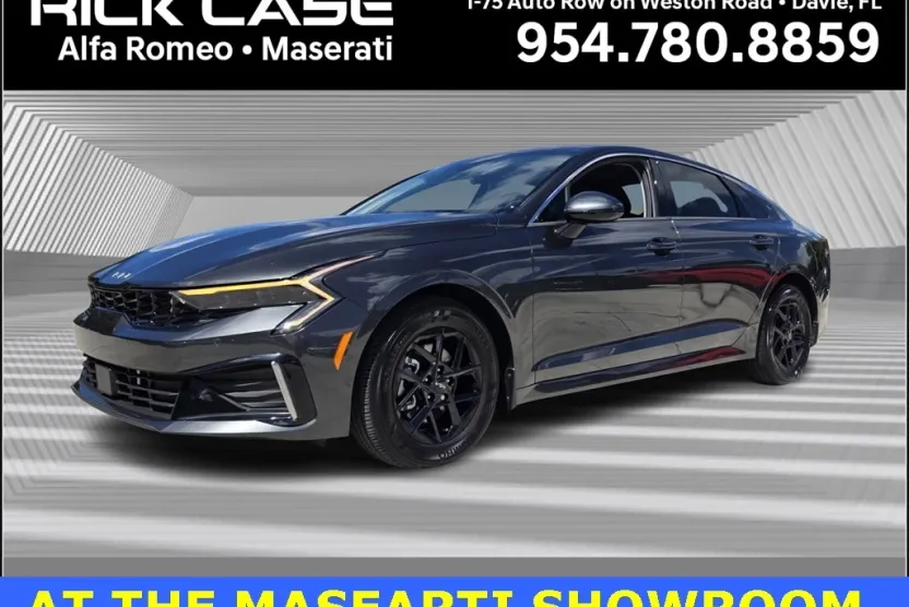 2025 Kia K5 LXS photo 1