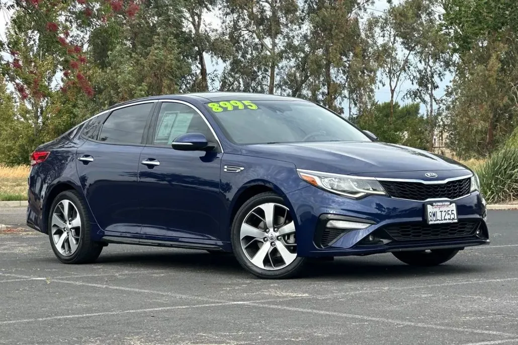2019 Kia Optima S photo 1