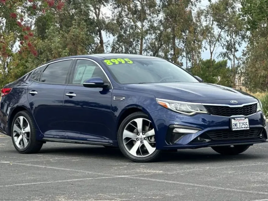 2019 Kia Optima S photo 1