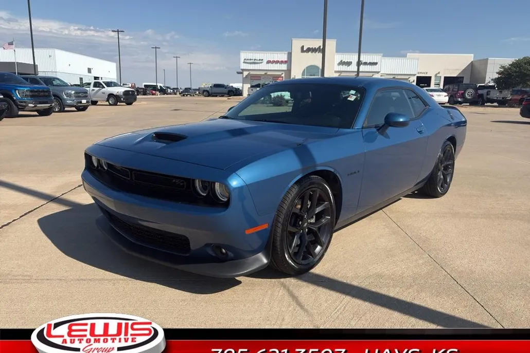 2022 Dodge Challenger R/T photo 1