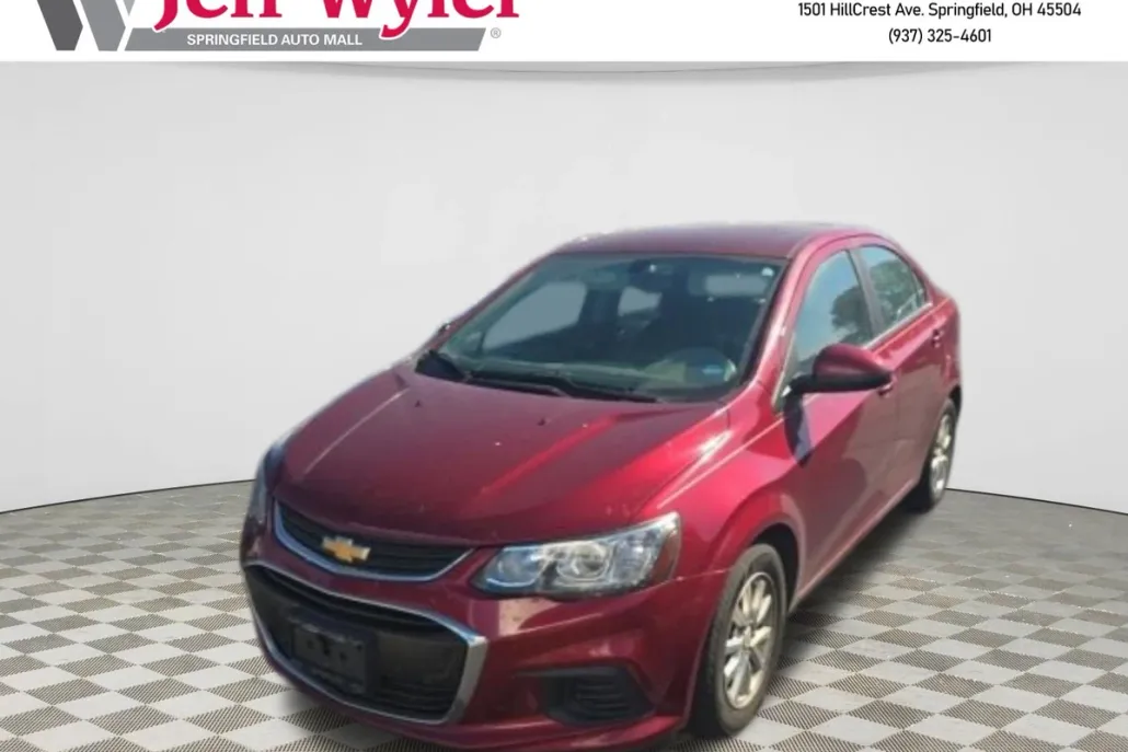 2017 Chevrolet Sonic LT photo 1