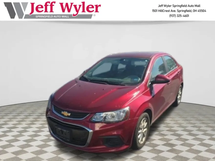 2017 Chevrolet Sonic LT photo 1