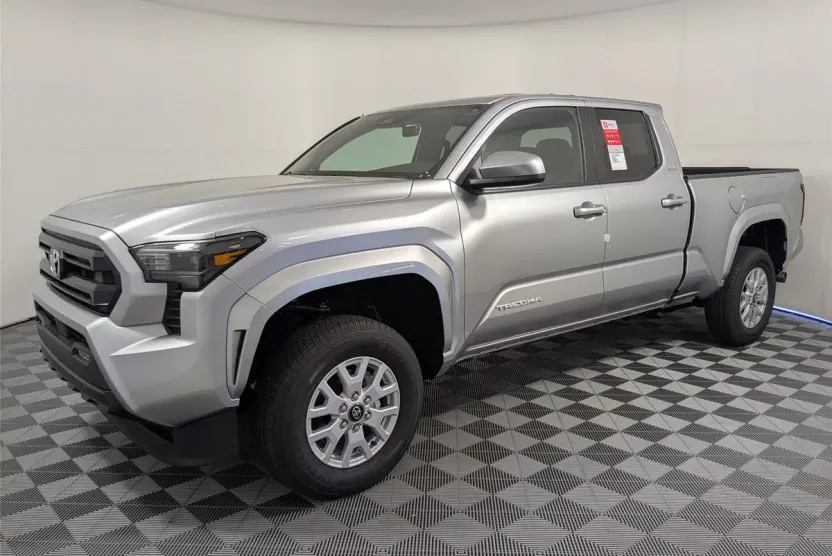 2025 Toyota Tacoma SR5 photo 1