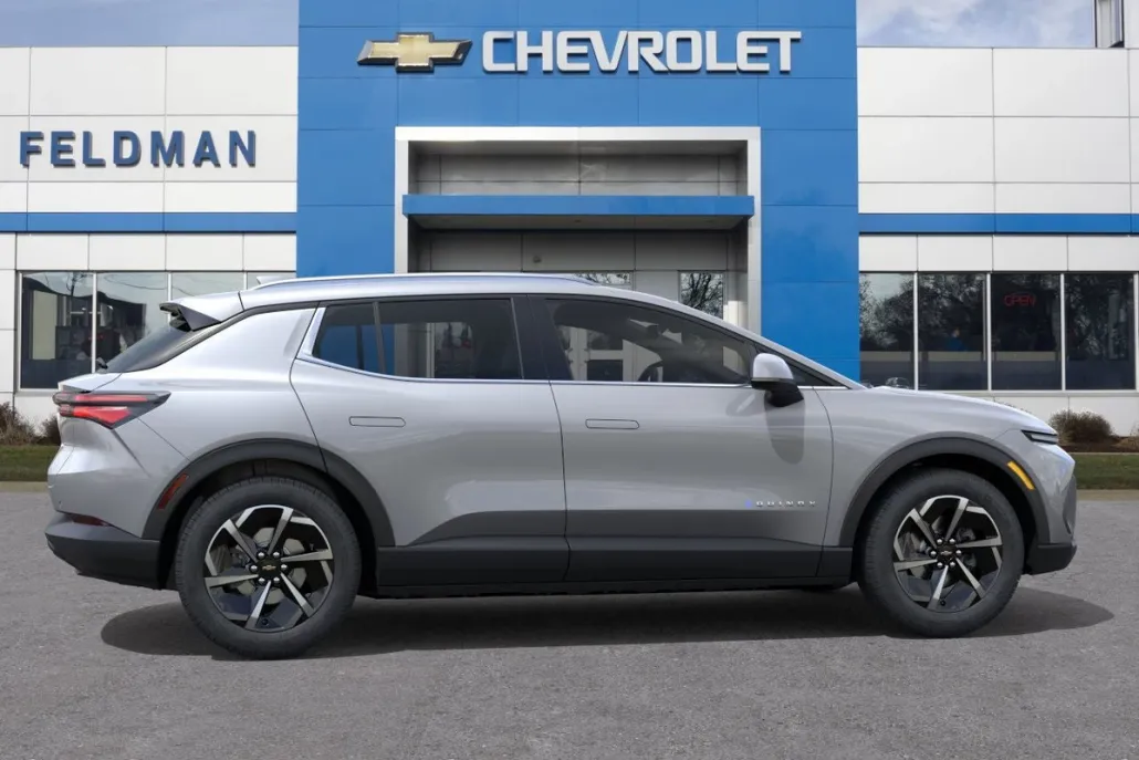 2026 Chevrolet Equinox EV 1LT photo 1