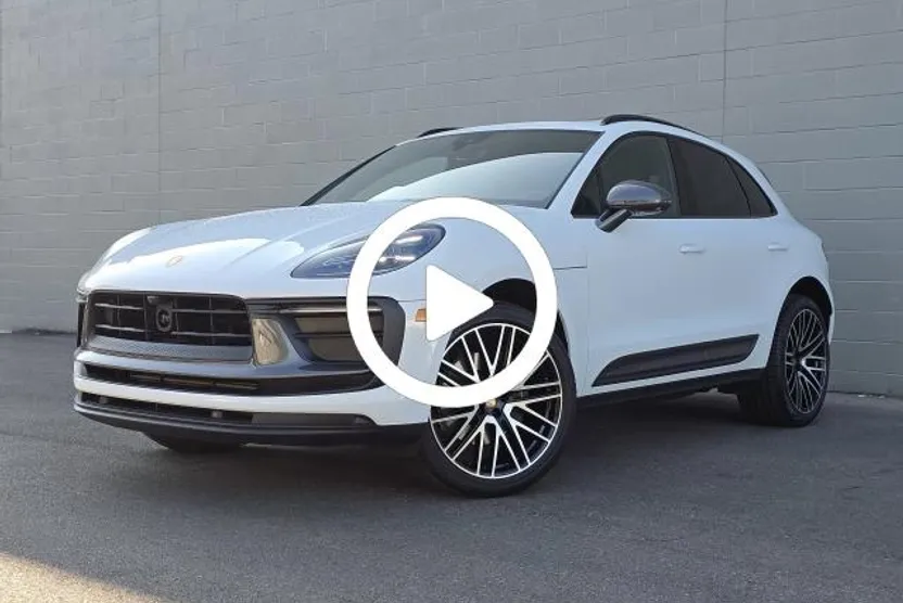 2025 Porsche Macan T photo 1