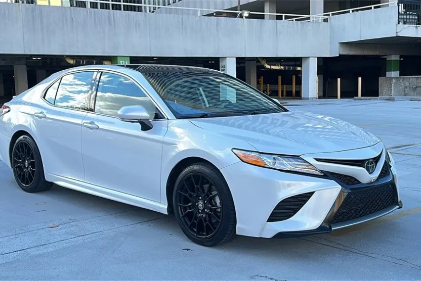 2020 Toyota Camry XSE photo 1